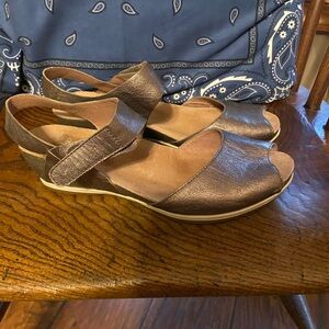 Dansko Pewter Vera Sandals size 38 (7 1/2)